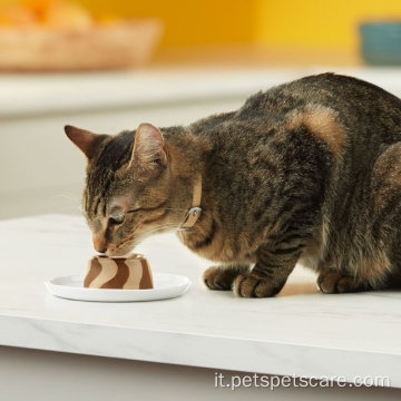 Mescola gustosi strati che vortice paté cat food pollo